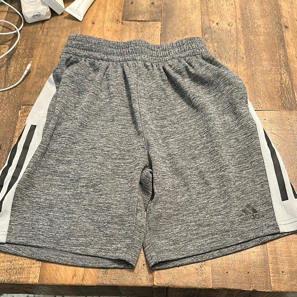 Adidas Boy's Gray Athletic Shorts Size Medium ( M)